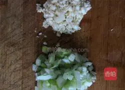 Illustration of how to make cold vegetable kelp shreds 2