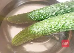 Illustration of how to make cold cucumber 2