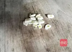 Illustration of how to make vinegared red cabbage moss 2