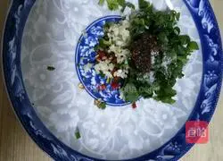 Illustration of how to make cold shredded kelp 2