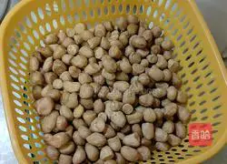 Illustration of how to make fried peanuts (salt and pepper) 1