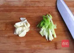 Illustration of how to make fried broccoli with two ears 2
