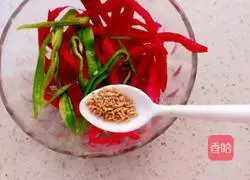 Illustration of how to make cold pitaya peel 6