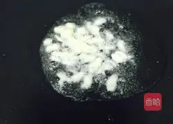 Illustration of how to make stir-fried lettuce 4