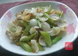 Illustration of how to make celery lily 10