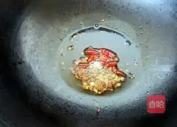 Illustration of how to make hand-shredded cabbage 6