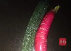 Illustration of how to make radish and cucumber 1