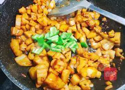 Illustration of how to make spicy and sour lotus root 10