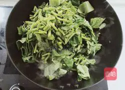 Illustration of home-style fried pumpkin leaves 5