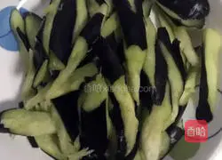 Illustration of how to braise eggplant in rice soup 2