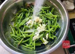 Illustration of how to cook sweet potato stems 5