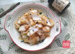 Illustration of how to make stir-fried cabbage with soy sauce 1