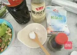 Illustration of how to make cold lettuce and nuts 6