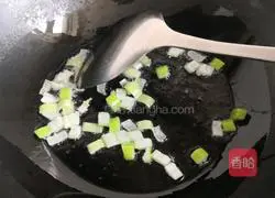 Illustration of how to make shrimp skin cabbage 4