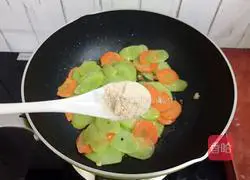 Illustration of how to make stir-fried lettuce slices 9