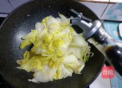 Illustration of how to cook cabbage and tofu stew 11