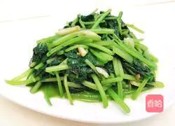 Illustration of how to stir-fry sweet potato leaves 7