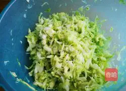 Illustration of how to make Su Yan Chun Se (Dry Stir-fried Cabbage) 5