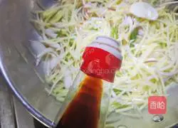 Illustration of how to make green pepper and potato shreds 8