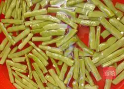 How to make garlic green beans Illustration 2