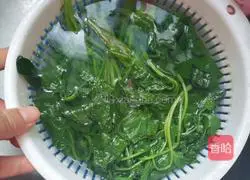 Illustration of how to make sesame spinach 3