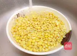 Illustration of how to stew soybean sprouts with mustard mustard 4