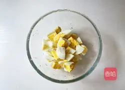 Illustration of how to make cold eggs 4