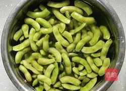 Illustration of how to make green edamame 2