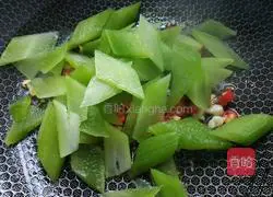 Illustration of how to cook lettuce and fungus 6