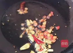 Illustration of how to make stir-fried shredded cabbage 4