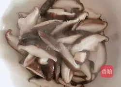 Illustration of how to make oyster sauce, mushrooms and rapeseed 3