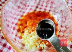 Illustration of how to make cucumber preserved eggs 7