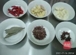 Illustration of braised cucumbers in oil 3