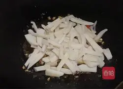 Illustration of how to make spicy and sour lotus root 11