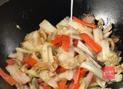 Illustration of how to stir-fry oyster mushrooms with cabbage 13