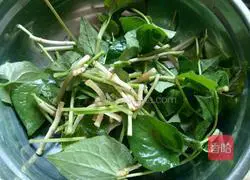 Summer light snack Illustration of how to make cold folded ear root 2