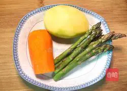 Illustration of how to make steamed carrots and potatoes with asparagus in sauce 1