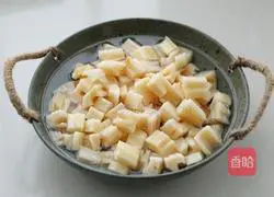 Illustration of how to make sweet and sour lotus root 2