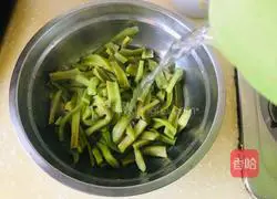 Illustration of how to make braised tribute vegetables 3