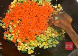 Illustration of how to make sweet corn, carrots and cucumbers 6
