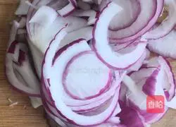 Illustration of how to cook eggplant with onions 1