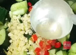 Put it on the cucumber Practice illustration 7