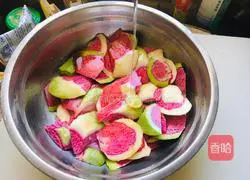 Illustration of how to make raw radish skin 7