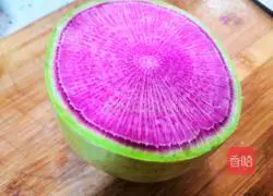 Illustration of how to cook the Four Seasons Peaceful Cold Combination for New Year's Eve Dinner 1