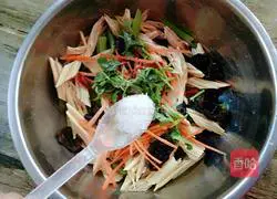 Illustration of how to make cold yuba 10