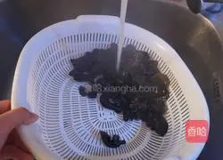 Illustration of how to make cold fungus and cucumber 5