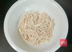 Illustration of how to make cold shredded chicken 14