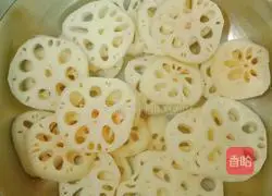 Illustration of how to make sweet and sour lotus root bento 1