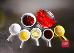 Illustration of how to make spicy Wujiang radish and potato shreds 3