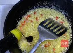 Illustration of how to steam enoki mushrooms with minced garlic 4